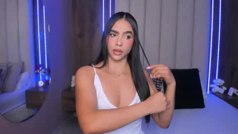 Lucy online show from March 1, 8:22 pm