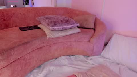 Lucy online show from November 20, 4:45 am