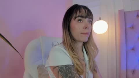 Lucy online show from December 15, 4:39 am