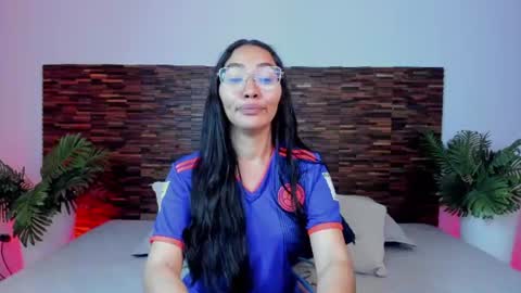 Lucy Liiu online show from June 17, 8:21 pm
