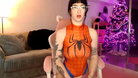 Lucy online show from December 21, 12:20 am