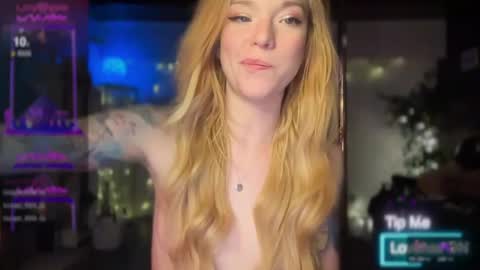 Snapshot of luebeam chatting on January 20, 12:36 am Luubeam             INSTA luubeammm TWITTER lunaisreallycu1 online show from January 20, 12:36 am