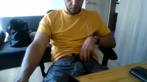 Snapshot of luhizu87871987 chatting on June 17, 7:37 pm luhizu87871987 online show from June 17, 7:37 pm