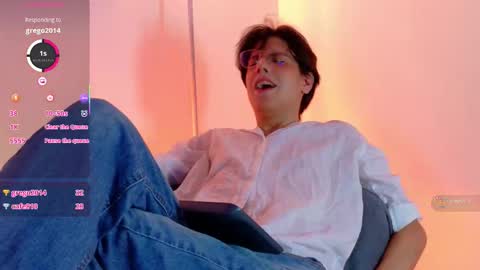 Snapshot of lui_x_dust chatting on March 12, 4:18 am Lui online show from March 12, 4:18 am