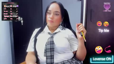 luielli online show from April 30, 2:07 am