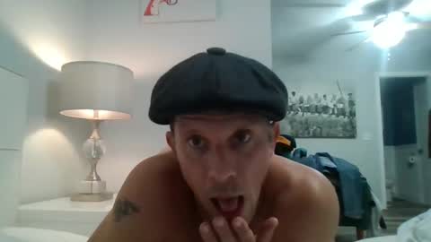 luiggii0904 online show from December 14, 6:13 am