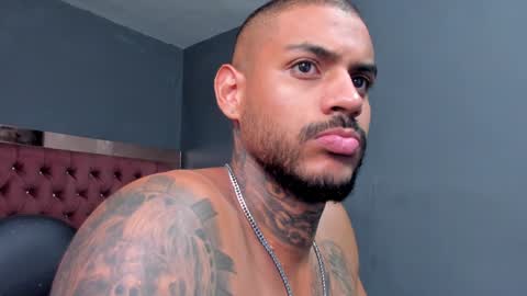 Luigi Vitale online show from December 21, 10:30 pm