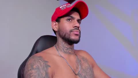 Luigi Vitale online show from December 3, 1:35 am