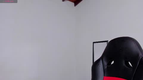 Snapshot of luigi1_ chatting on June 16, 3:53 am Luigi Vitale online show from June 16, 3:53 am
