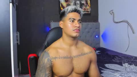Snapshot of luigi_hot_ chatting on May 5, 5:32 pm Luigi Independent model online show from May 5, 5:32 pm