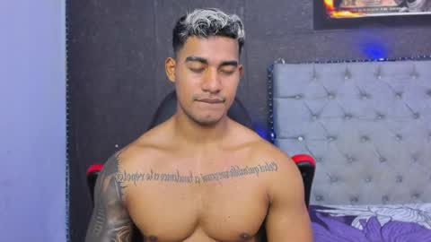 Snapshot of luigi_hot_ chatting on May 19, 3:40 pm Luigi Independent model online show from May 19, 3:40 pm