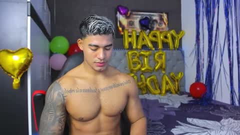 Snapshot of luigi_hot_ chatting on May 25, 2:01 pm Luigi Independent model online show from May 25, 2:01 pm