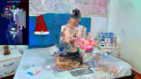 Snapshot of luigimarchetti chatting on December 13, 7:53 pm luigimarchetti online show from December 13, 7:53 pm