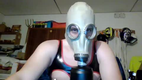 A slave to the mistress.. un esclavo para las amas dominantes. online show from March 3, 9:05 pm