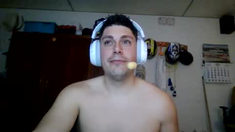 A slave to the mistress.. un esclavo para las amas dominantes. online show from March 13, 8:04 pm