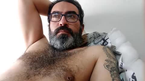 Snapshot of luis2988z chatting on November 3, 5:58 pm Hairyman online show from November 3, 5:58 pm