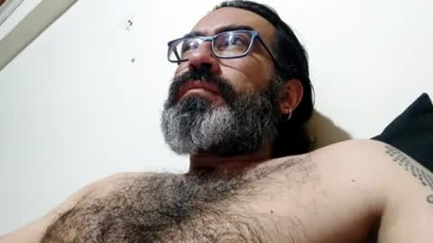 Snapshot of luis2988z chatting on June 23, 4:10 am Hairyman online show from June 23, 4:10 am