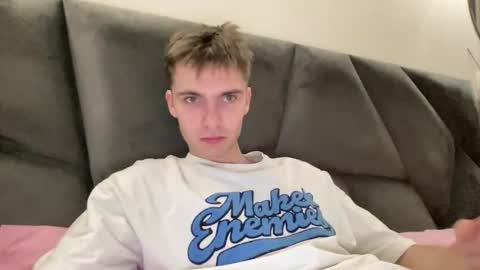 Luis online show from November 26, 8:32 pm