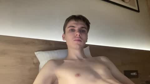 Luis online show from December 17, 2:34 pm