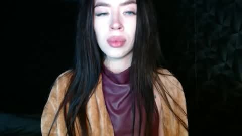 luisa lovedom online show from May 4, 6:48 pm