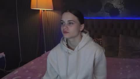 LuisaClover online show from November 9, 1:20 pm