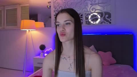 LuisaClover online show from March 22, 7:39 pm