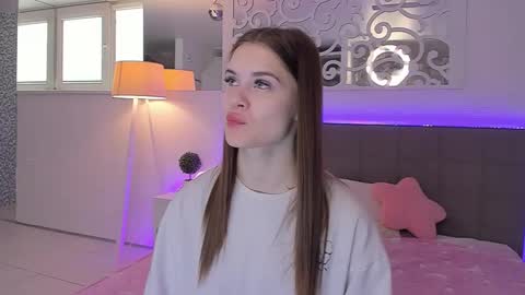 LuisaClover online show from April 30, 12:22 pm