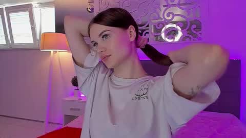 Snapshot of luisaclover chatting on May 27, 12:24 pm LuisaClover online show from May 27, 12:24 pm