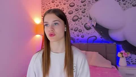Snapshot of luisaclover chatting on May 31, 12:45 pm LuisaClover online show from May 31, 12:45 pm