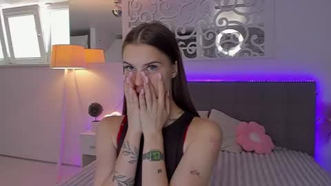 Snapshot of luisaclover chatting on July 6, 12:24 pm LuisaClover online show from July 6, 12:24 pm