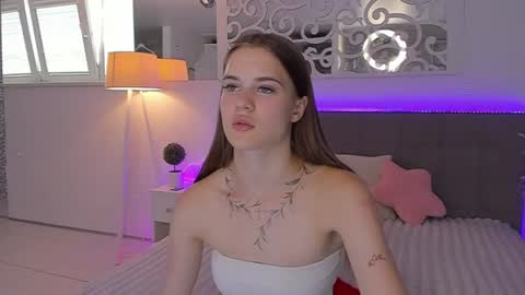 Snapshot of luisaclover chatting on July 13, 12:19 pm LuisaClover online show from July 13, 12:19 pm