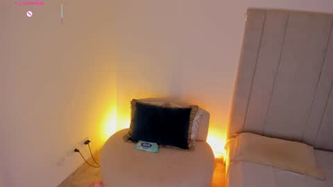 Snapshot of luisah_ chatting on June 11, 2:53 am L U I S A online show from June 11, 2:53 am