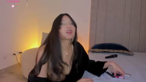 Snapshot of luisah_ chatting on June 14, 2:24 am L U I S A online show from June 14, 2:24 am