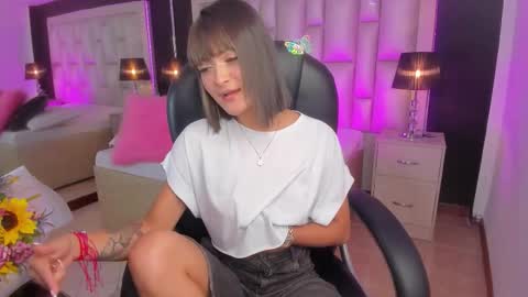 Luisa  online show from March 9, 3:49 pm