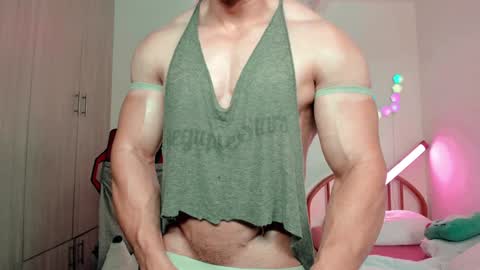 Snapshot of luisfernikesportboy chatting on December 10, 3:33 pm Luis Fer PVT IS OPEN online show from December 10, 3:33 pm
