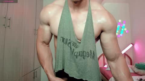 Snapshot of luisfernikesportboy chatting on December 20, 8:01 pm Luis Fer PVT IS OPEN online show from December 20, 8:01 pm