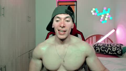 Snapshot of luisfernikesportboy chatting on December 21, 1:47 am Luis Fer PVT IS OPEN online show from December 21, 1:47 am