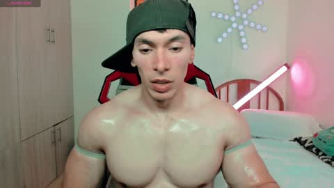 Snapshot of luisfernikesportboy chatting on December 31, 3:31 pm Luis Fer PVT IS OPEN online show from December 31, 3:31 pm