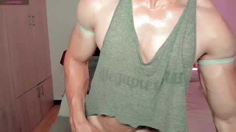 Snapshot of luisfernikesportboy chatting on February 17, 10:25 pm Luis Fer PVT IS OPEN online show from February 17, 10:25 pm