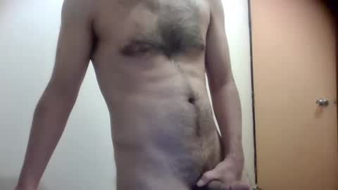 Snapshot of luismartinez666 chatting on May 9, 4:39 am Lus online show from May 9, 4:39 am