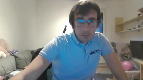 Snapshot of luismcawesome chatting on October 17, 4:09 pm Luis online show from October 17, 4:09 pm