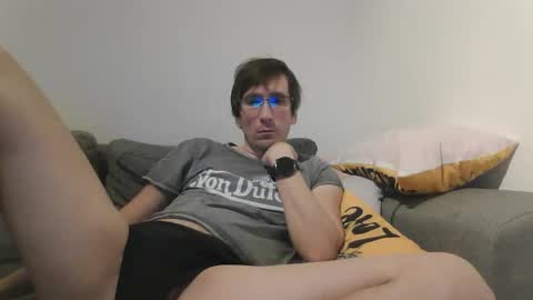 Snapshot of luismcawesome chatting on December 3, 10:19 pm Luis online show from December 3, 10:19 pm