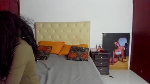 Snapshot of luissa_s1 chatting on March 8, 12:20 pm Luissa online show from March 8, 12:20 pm