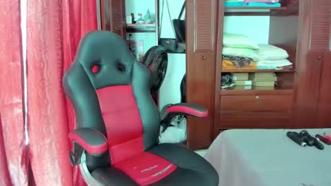 Snapshot of luissa_s1 chatting on March 9, 3:16 pm Luissa online show from March 9, 3:16 pm