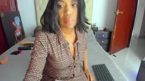 Snapshot of luissa_s1 chatting on November 11, 10:37 am Luissa online show from November 11, 10:37 am