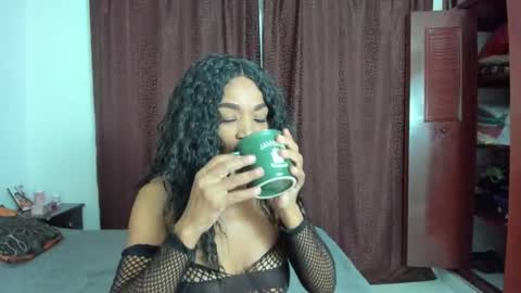 Snapshot of luissa_s1 chatting on November 29, 10:51 am Luissa online show from November 29, 10:51 am