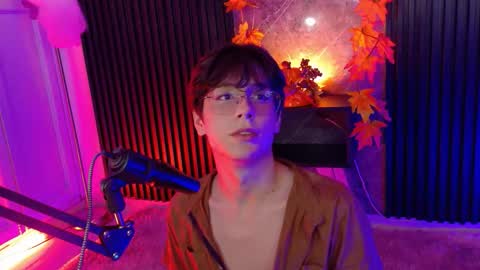 luixdust1 online show from October 2, 4:30 am