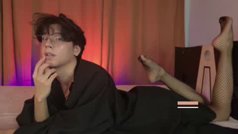 luixdust1 online show from December 16, 3:22 am