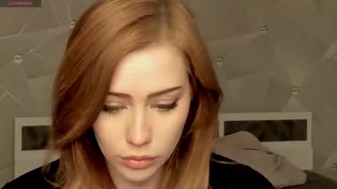 Lizzy online show from December 4, 12:47 pm