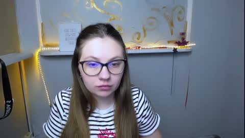 Snapshot of luizaheems_ chatting on December 14, 7:29 am Luiza online show from December 14, 7:29 am